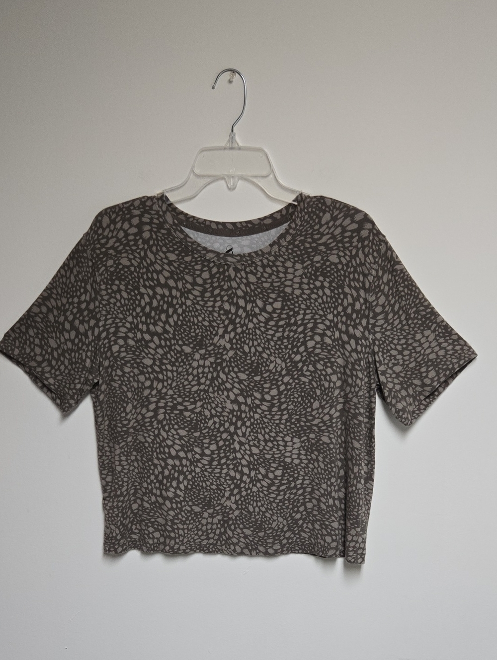 Lou & Grey Taupe and Light Taupe Short-Sleeve Patterned Tee